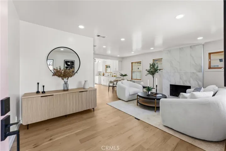 14138 Archwood, Van Nuys, California 91405