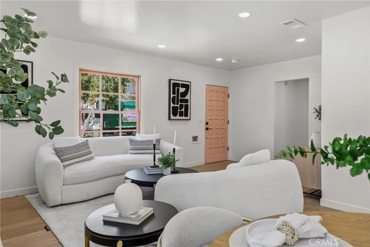 14138 Archwood, Van Nuys, California 91405