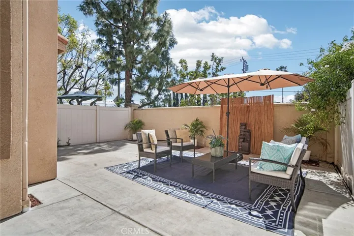 Large outside private patio, ideal  for relaxing or entertaining