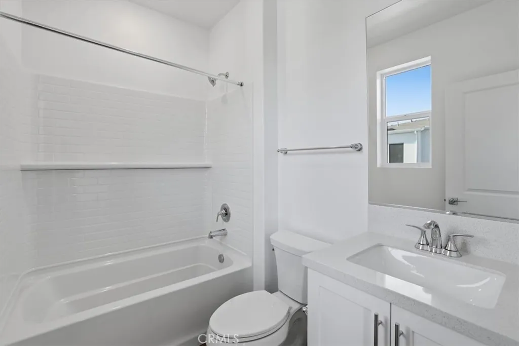 3rd Level Secondary Full Bathroom PHOTOS ARE OF MODEL MATCH AND HAVE BEEN VIRTUALLY STAGED. INTERIOR AND EXTERIOR FINISHES MAY VARY