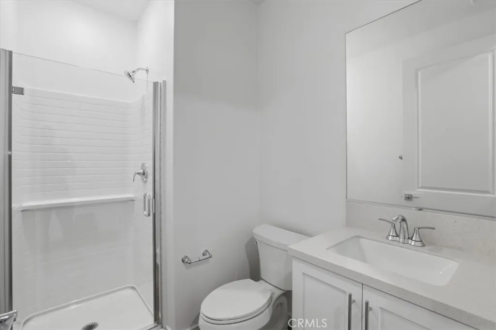 1st Level Full Bathroom w/walk-in shower PHOTOS ARE OF MODEL MATCH AND HAVE BEEN VIRTUALLY STAGED. INTERIOR AND EXTERIOR FINISHES MAY VARY