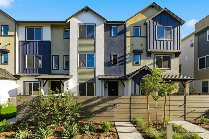 PHOTOS ARE OF MODEL MATCH AND HAVE BEEN VIRTUALLY STAGED. INTERIOR AND EXTERIOR FINISHES MAY VARY