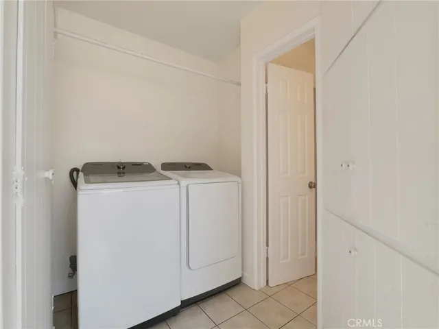 Laundry Room & Door to 3/4 Bath
