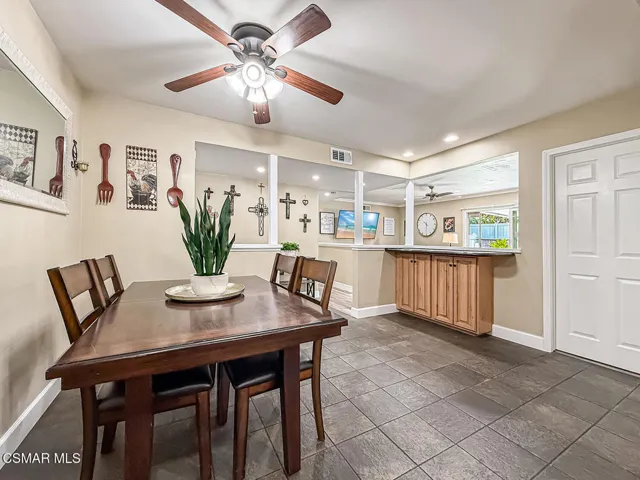 bKitchen and Dining9