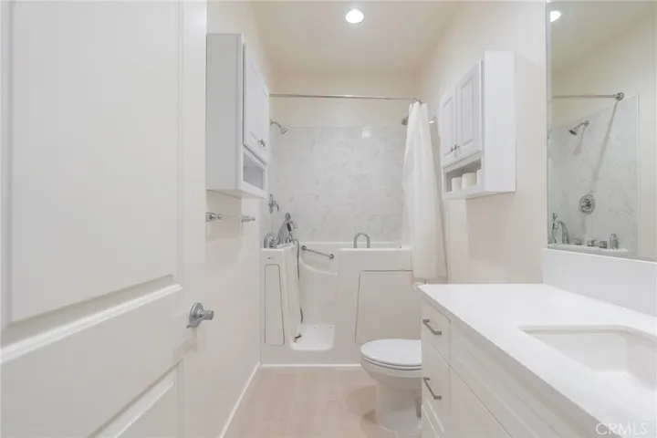 Next Gen Bathroom Therapy tub