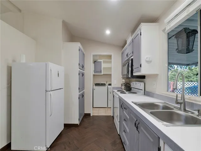 24425 Woolsey Canyon Road 132, West Hills, California 91304