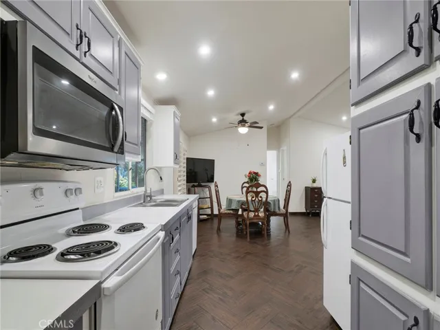 24425 Woolsey Canyon Road 132, West Hills, California 91304
