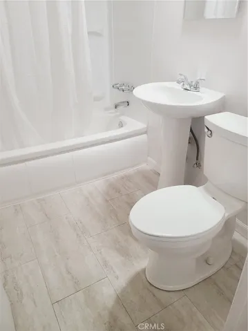Bathroom, 1087