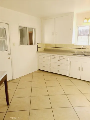 Kitchen, 1087