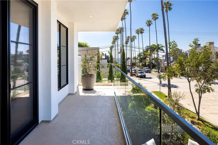 304 Goldenrod Avenue, Corona Del Mar, California 92625