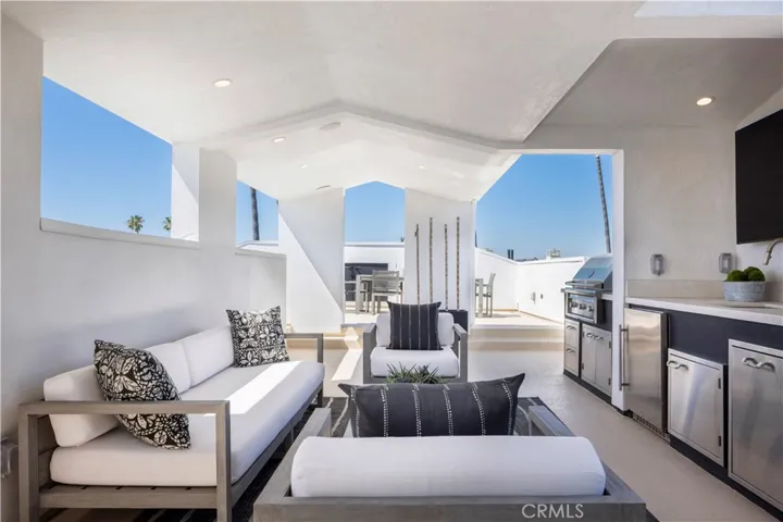304 Goldenrod Avenue, Corona Del Mar, California 92625
