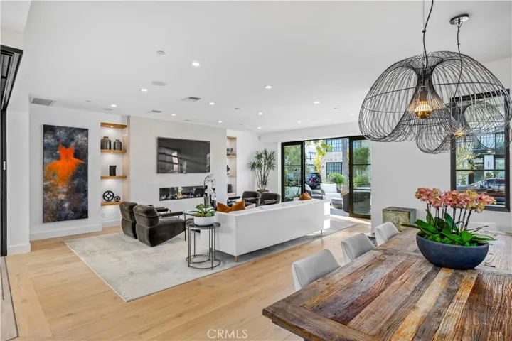 304 Goldenrod Avenue, Corona Del Mar, California 92625