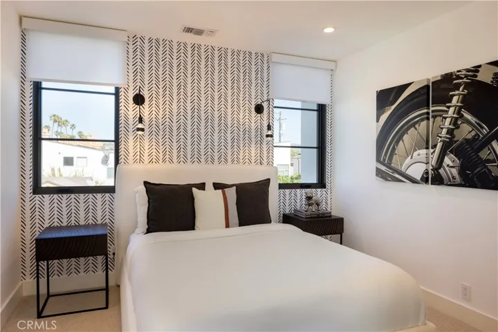 304 Goldenrod Avenue, Corona Del Mar, California 92625