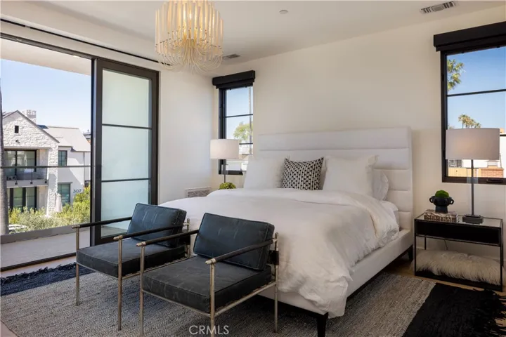 304 Goldenrod Avenue, Corona Del Mar, California 92625