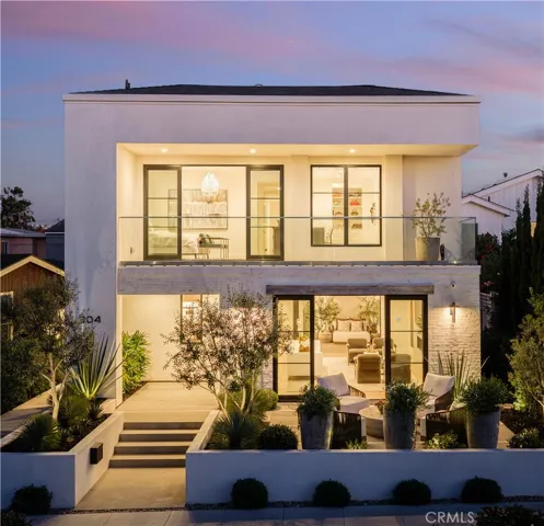 304 Goldenrod Avenue, Corona Del Mar, California 92625