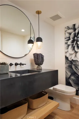 304 Goldenrod Avenue, Corona Del Mar, California 92625