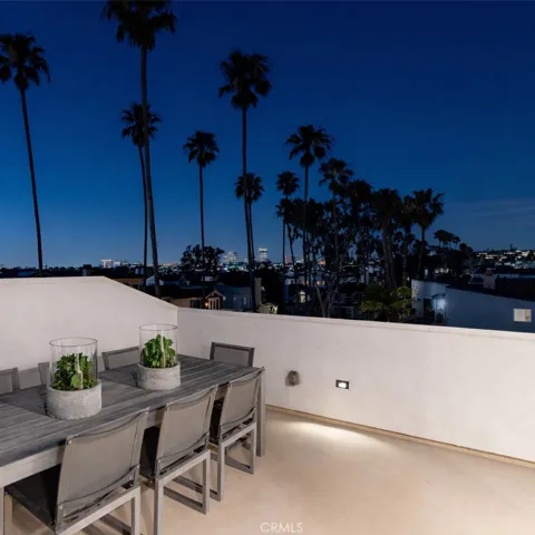 304 Goldenrod Avenue, Corona Del Mar, California 92625