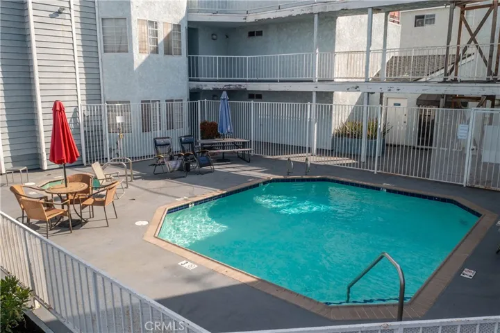 2nd Floor / rooftop pool