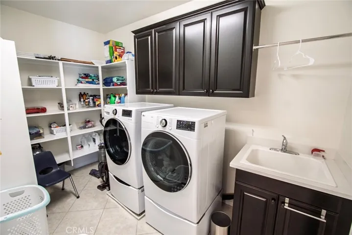 Upper level laundry room
