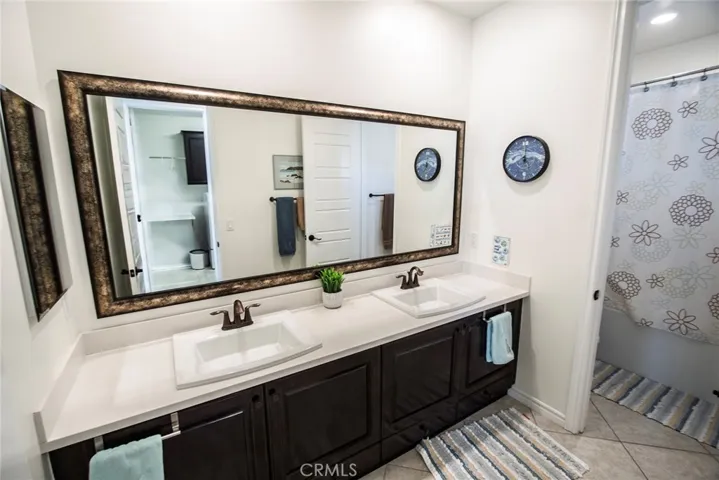 Upstairs hallway bathroom
