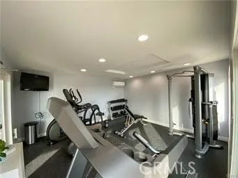 FITNESS ROOM