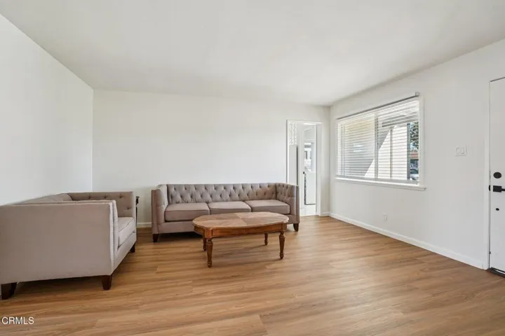 6-web-or-mls-W 188th St-S1903-006