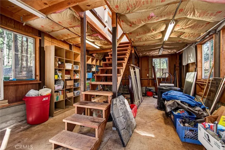 detached studio/workshop staircase to loft