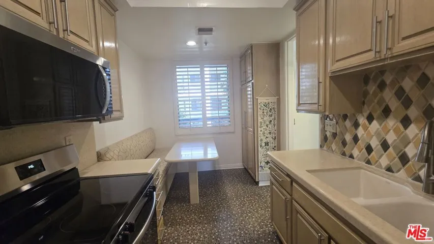 2131 Century Park Lane 212, Los Angeles, California 90067