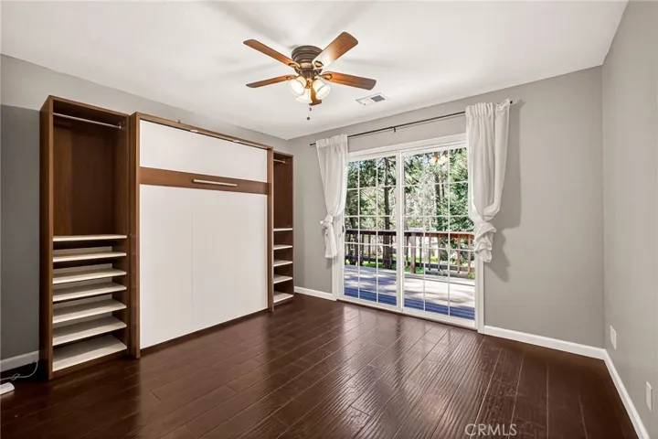 2nd bedroom w/Murphy bed included