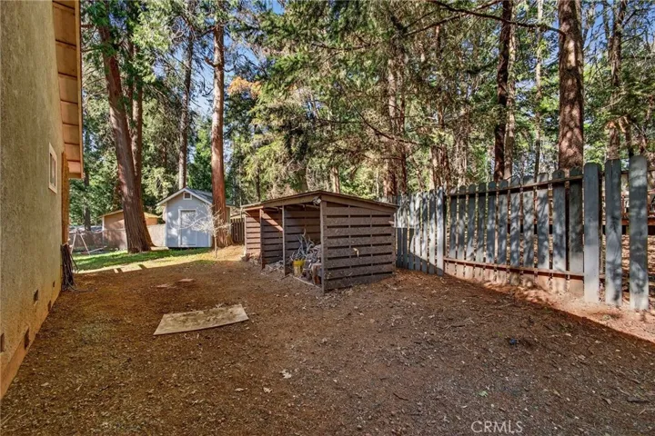 spacious side yard access