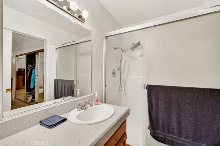 Walk-in shower & granite countertops