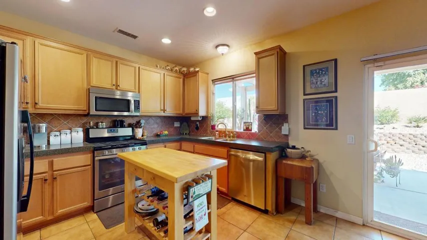 118-Shoreline-Dr-Rancho-Mirage-CA-92270-