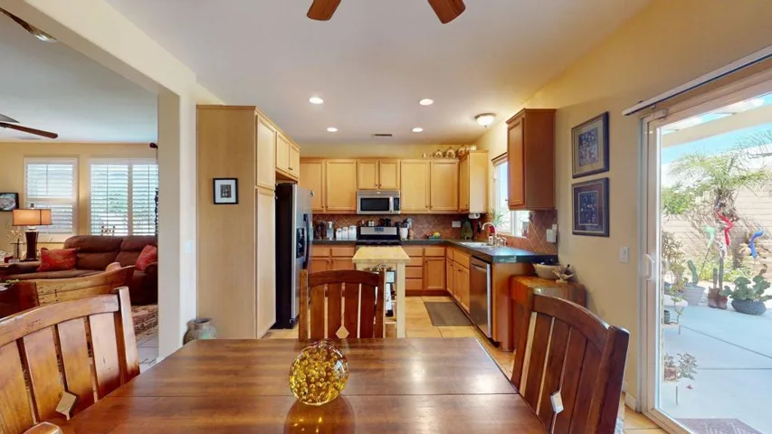 118-Shoreline-Dr-Rancho-Mirage-CA-92270-