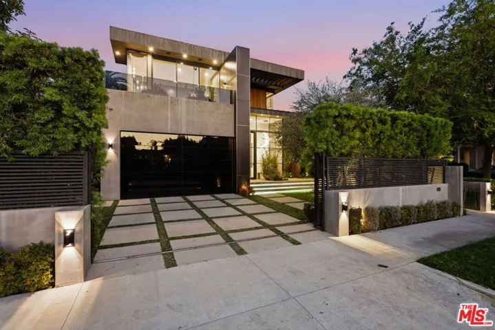 418 N Sweetzer Avenue, Los Angeles, California 90048