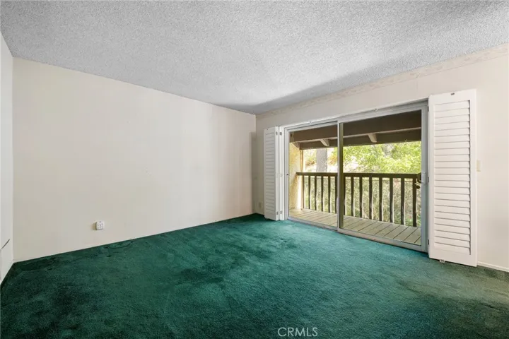9555 Via Venezia, Burbank, California 91504