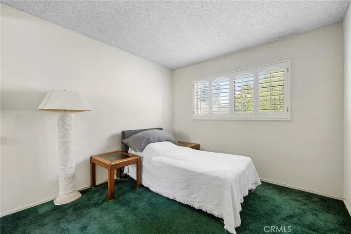 9555 Via Venezia, Burbank, California 91504