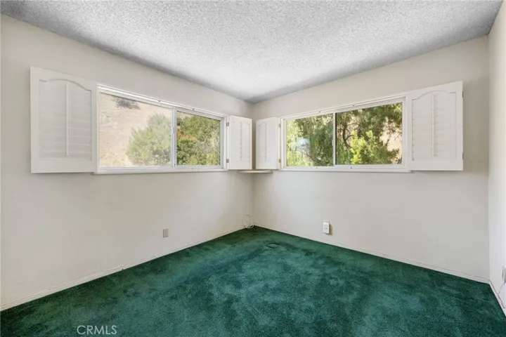 9555 Via Venezia, Burbank, California 91504
