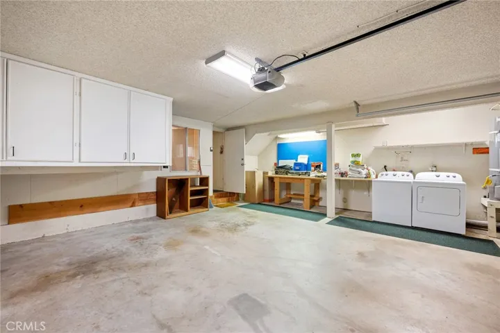 9555 Via Venezia, Burbank, California 91504