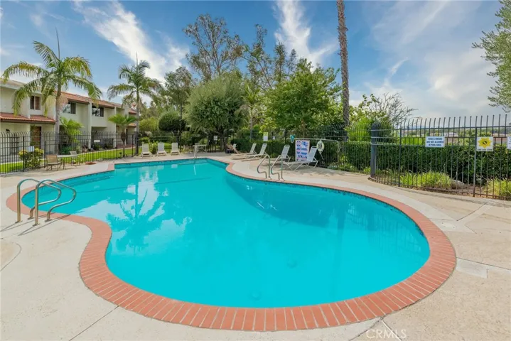 9555 Via Venezia, Burbank, California 91504
