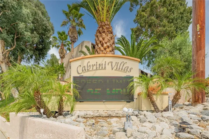 9555 Via Venezia, Burbank, California 91504