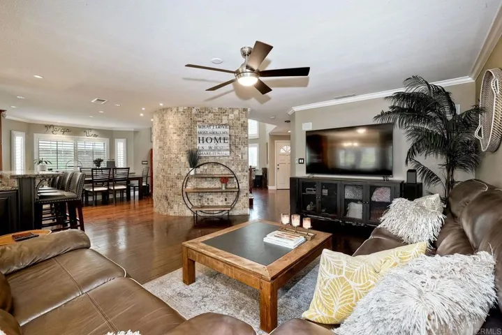 3278 San Tomas, Oceanside, California 92056
