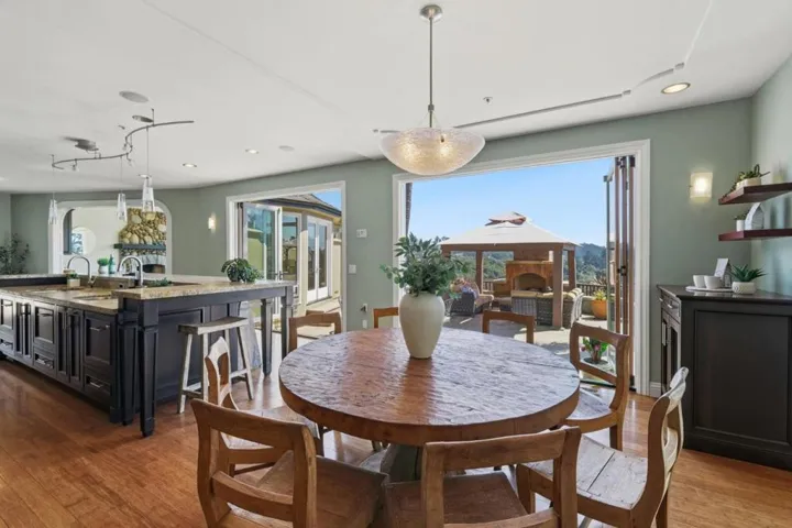 380 Mockingbird Ridge Road, Watsonville, California 95076