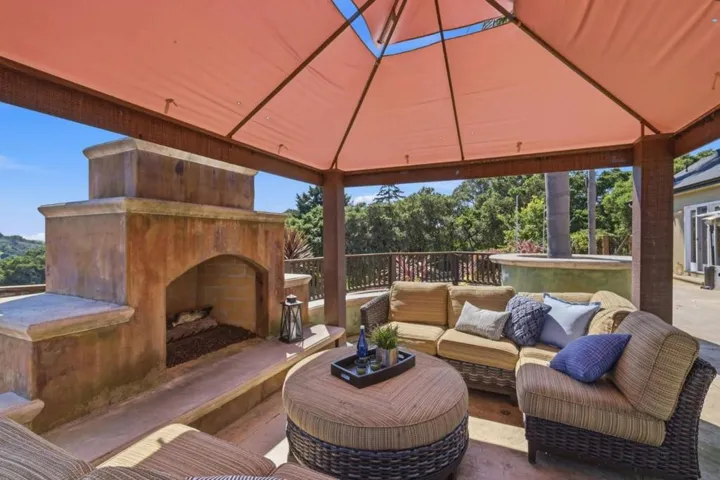 380 Mockingbird Ridge Road, Watsonville, California 95076