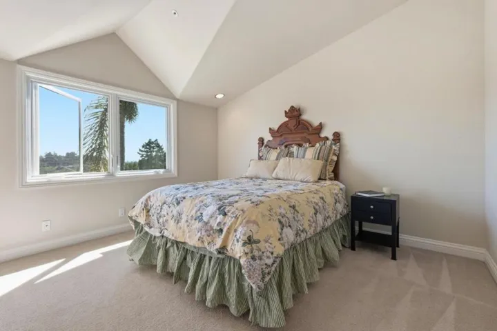 380 Mockingbird Ridge Road, Watsonville, California 95076
