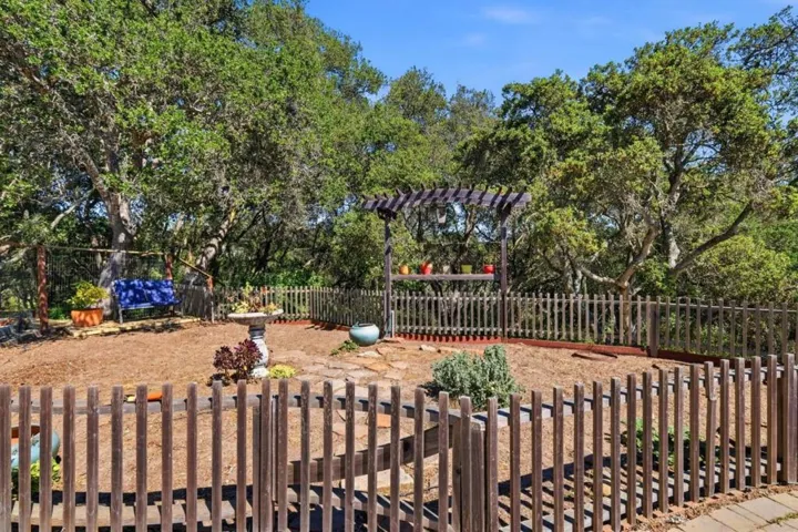 380 Mockingbird Ridge Road, Watsonville, California 95076