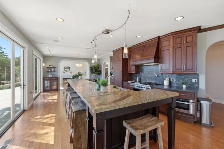 380 Mockingbird Ridge Road, Watsonville, California 95076