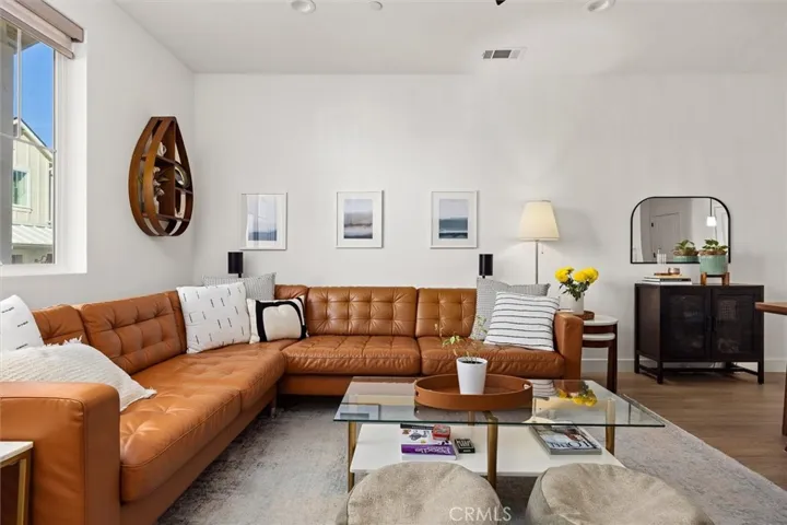 1174 Tiburon, San Luis Obispo, California 93401