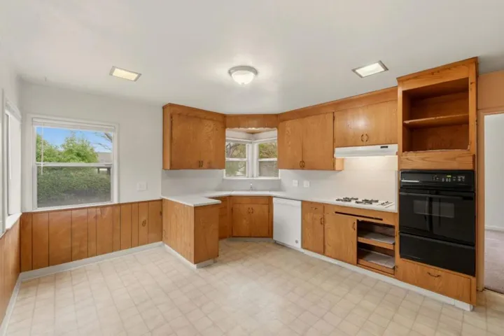24952 Cypress Avenue, Hayward, California 94544