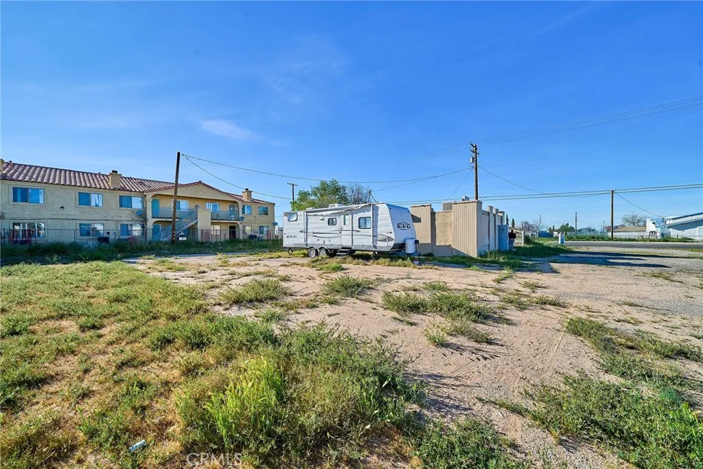 11833 Bartlett, Adelanto, California 92301 — photo 5
