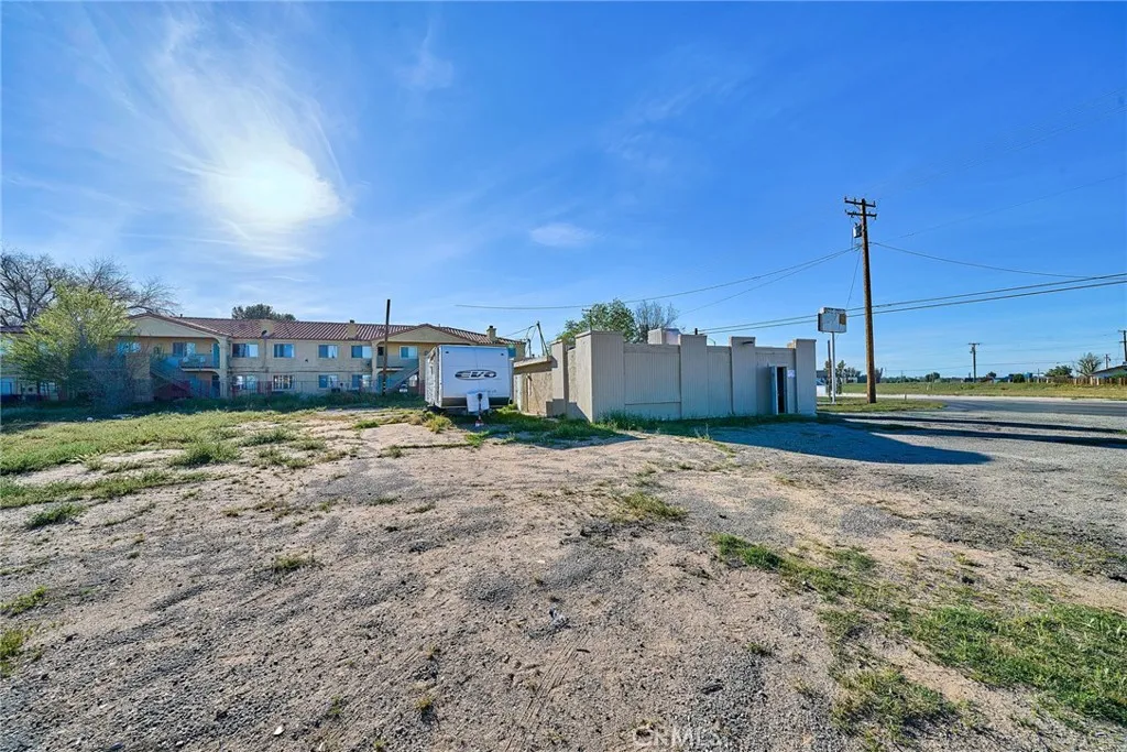 11833 Bartlett, Adelanto, California 92301 — photo 4